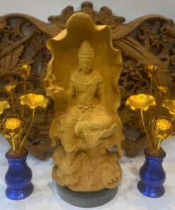 Tượng Gỗ Quan Âm Tự Tại Lá Sen